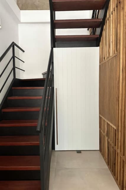 Escalera renovada, proyecto del estudio