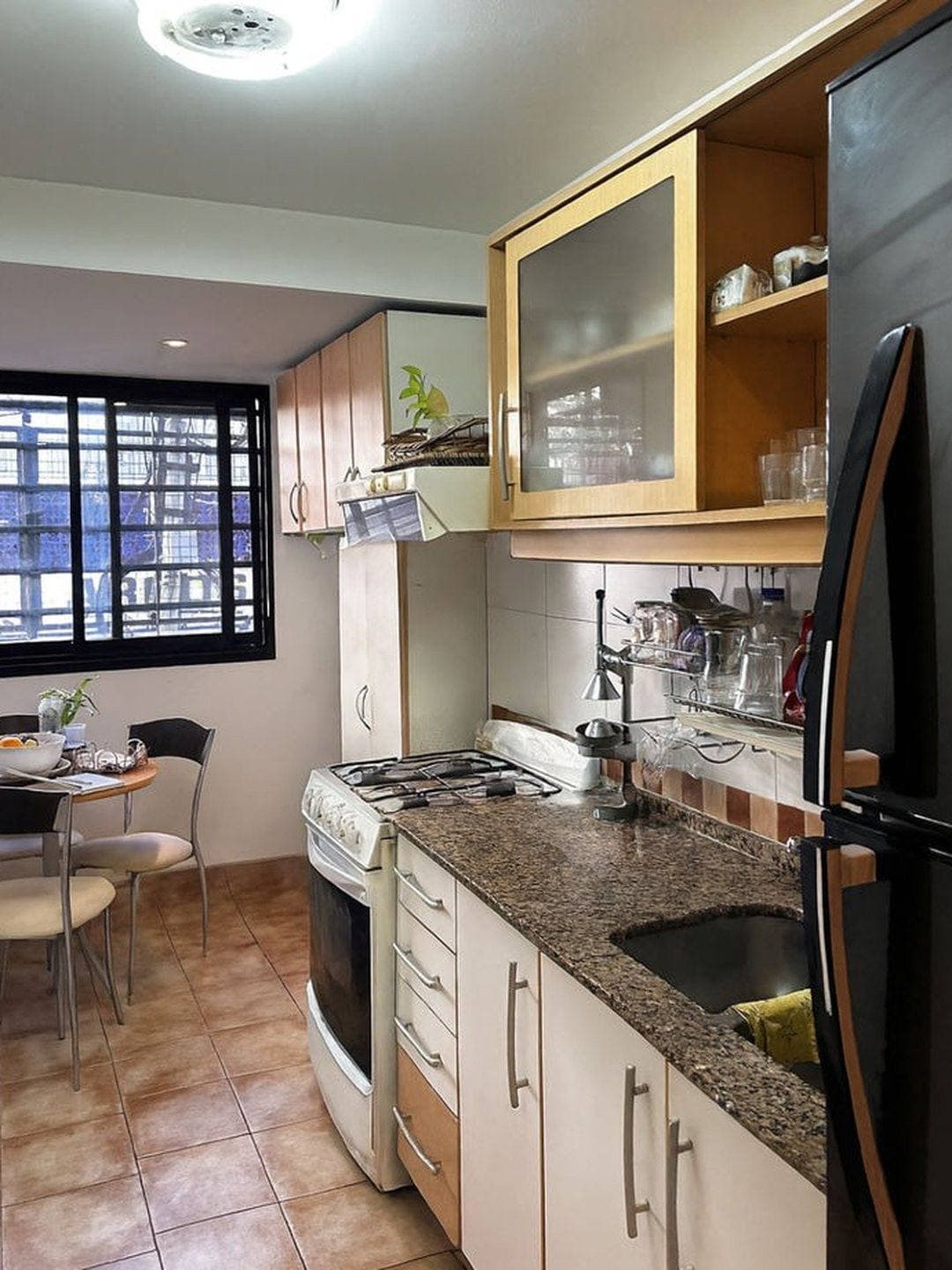 Cocina tipo pasillo — antes